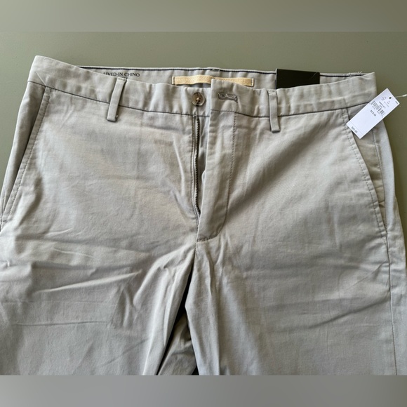 Banana Republic Men's Lived-in Chinos - Picture 5 of 5